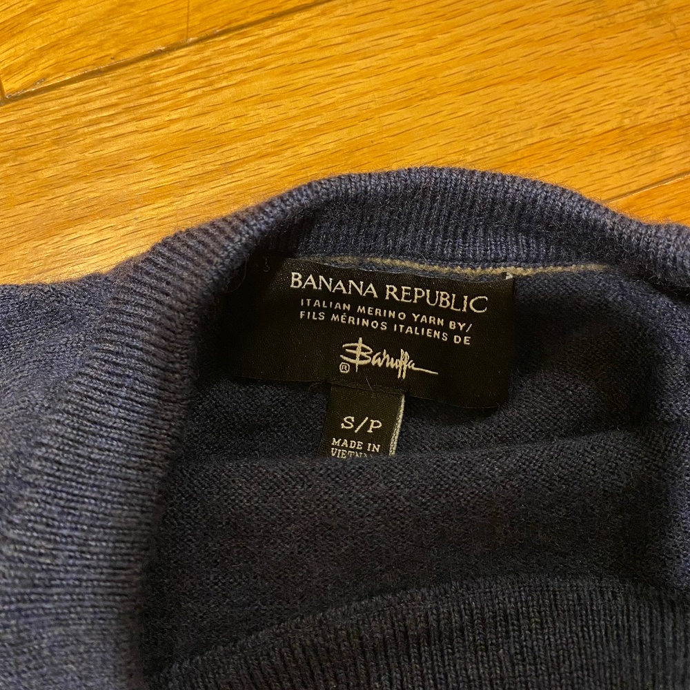 Banana Republic navy blue wool sweater